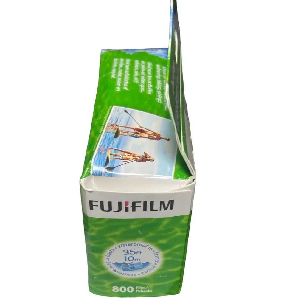 Fujifilm QuickSnap Waterproof 800 35mm Disposable Camera 27 Exposures - OCT 2026